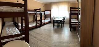 Хостелы Forsage Hostel Ужгород Спальное место на двухъярусной кровати в общем номере для мужчин и женщин-2